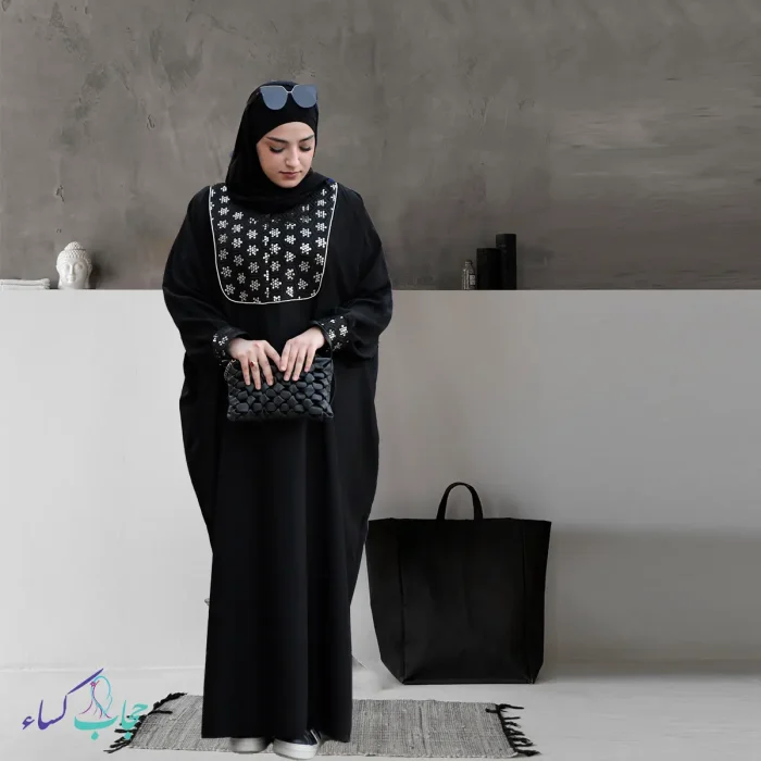 مانتو عبایی مدل مجلسی با خرج کار سوزن دوزی و پارچه الیزه