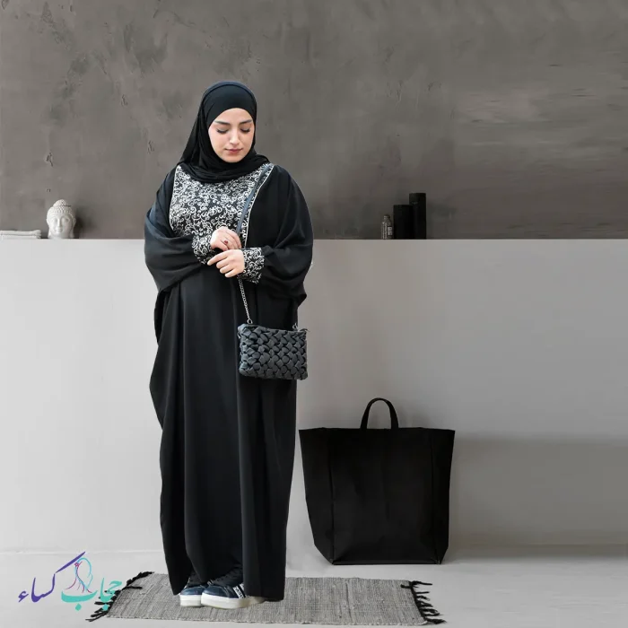 مانتو عبایی سوزن دوزی طرح مجلسی با پارچه الیزه